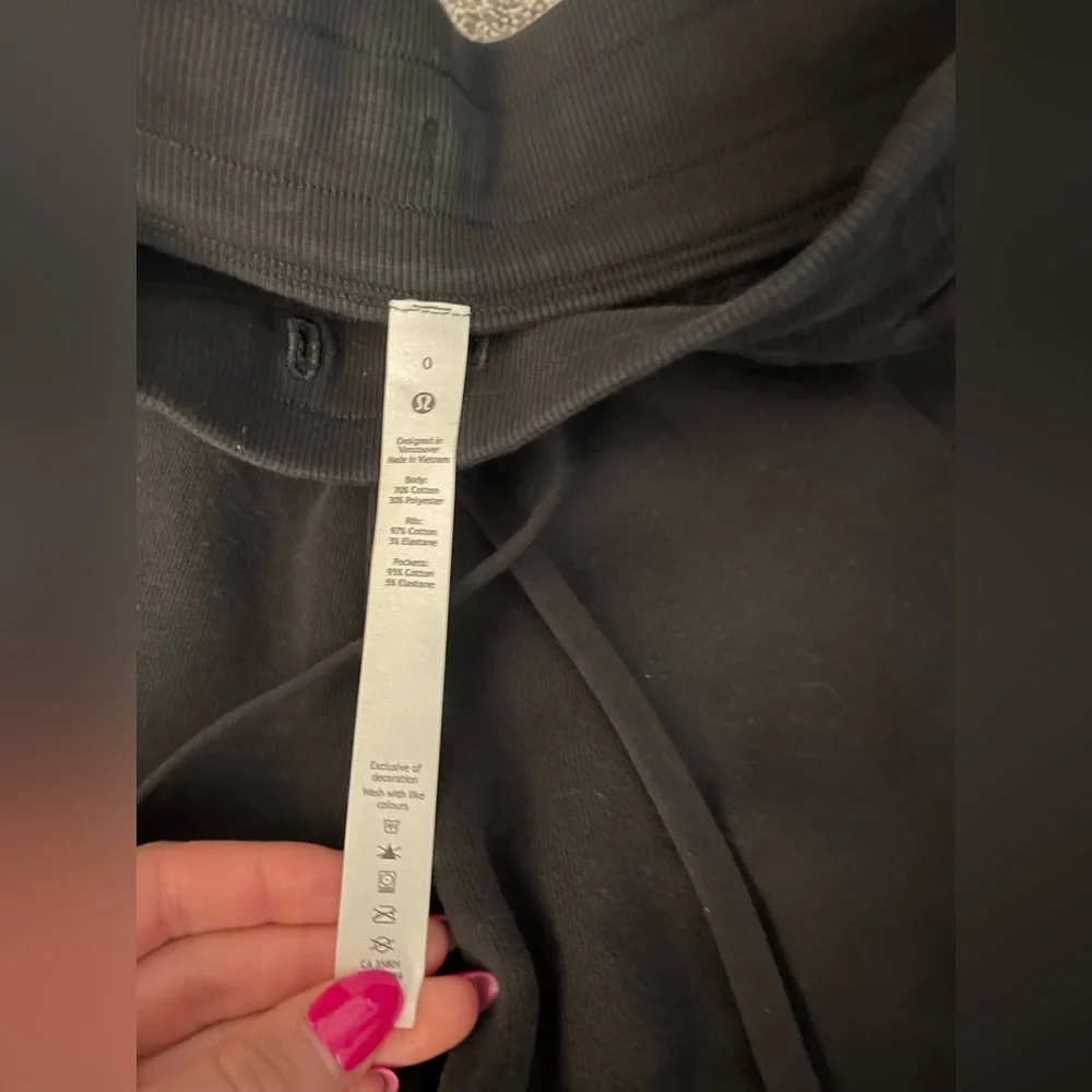 Lululemon Scuba Jogger - Picture 5 of 6